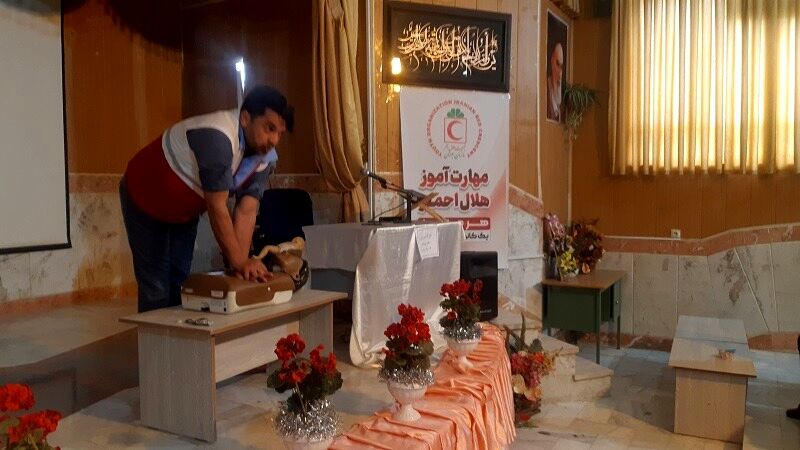 برگزاری کارگاه طرح ماهر هلال احمر در کانون سمیه شهرستان شیروان