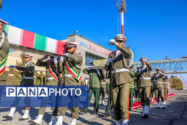  استقبال مردم ارومیه از شهدای گمنام دفاع مقدس