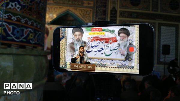 تجدید بیعت مردم بن با سومین رهبر انقلاب اسلامی در آیین گرامیداشت شهدای وطن