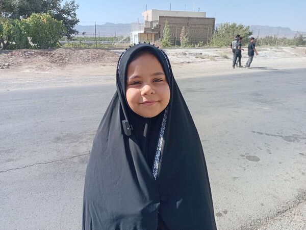 حضور پر رنگ کودکان روستای نقاب در پیاده روی جاماندگان اربعین