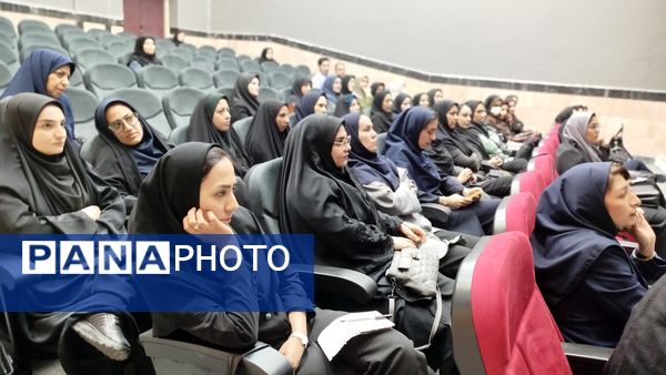 گردهمایی مراقبین سلامت مدارس ناحیه ۷ مشهد