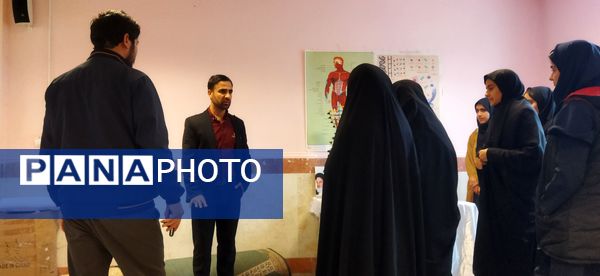 تعهد و تلاش دانش‌آموزان مدرسه انقلاب کوهدشت در فعالیت‌های مدرسه