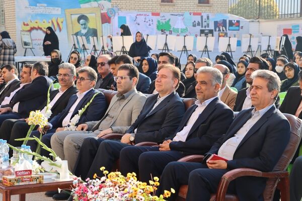 نواخته‌شدن زنگ انقلاب در مدارس استان بوشهر 