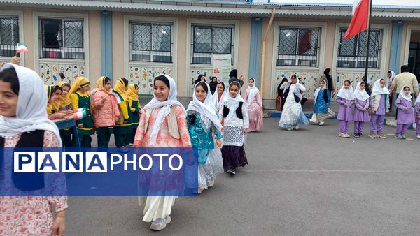 برگزاری مسابقات بومی محلی به مناسبت روز مادر