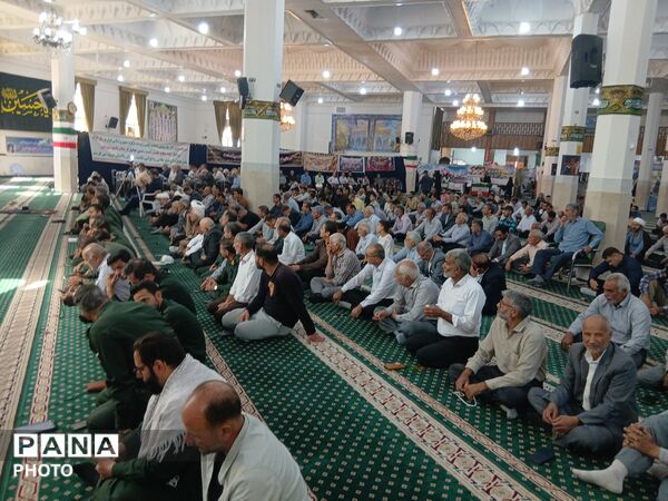 حضور مدیر آموزش و پرورش مه‌ولات در تریبون نماز جمعه