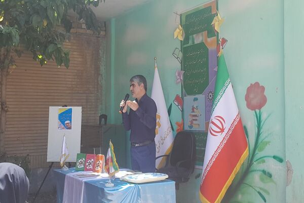 کتاب، به کودکان عمق می‌دهد و فضای مجازی به‌تنهایی کافی نیست