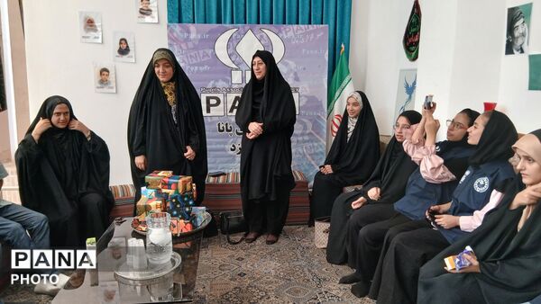 نشستِ هم‌افزایی خبرنگاران پانا در خانه شعر و ادب