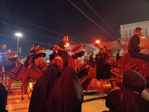 کاروان نمادین اسرای کربلا‌ازمیدان‌آستانه‌ی قم‌به‌سمت‌حرم‌حضرت‌معصومه"س"