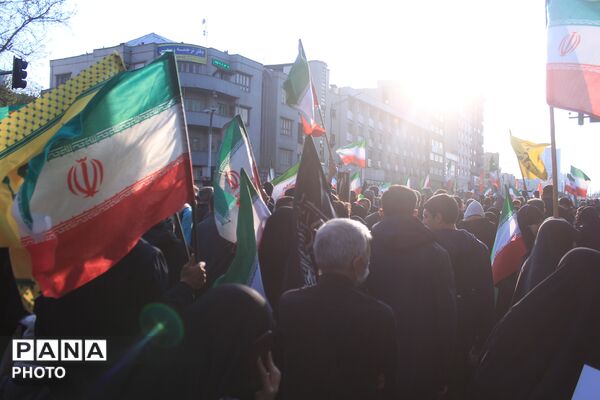 بیعت مردم تهران با سومین رهبر انقلاب