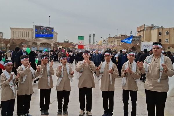 شکوه حضور نوجوانان در راهپیمایی 22 بهمن مردم قم