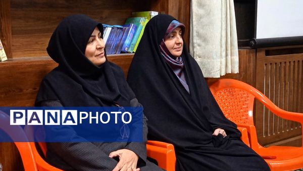 کارگاه راز جذابیت دختران در دبیرستان نورالهدی تبادکان