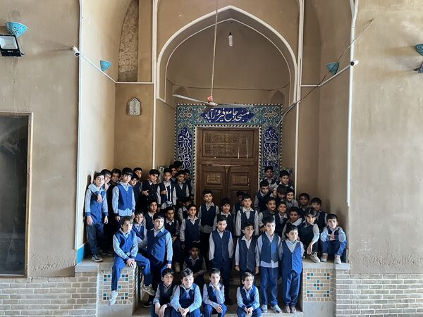 بازدید دانش‌آموزان میبدی از بافت سنتی شهرستان 