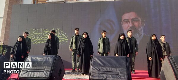 بیعت نوجوانان با رهبر انقلاب در تهران