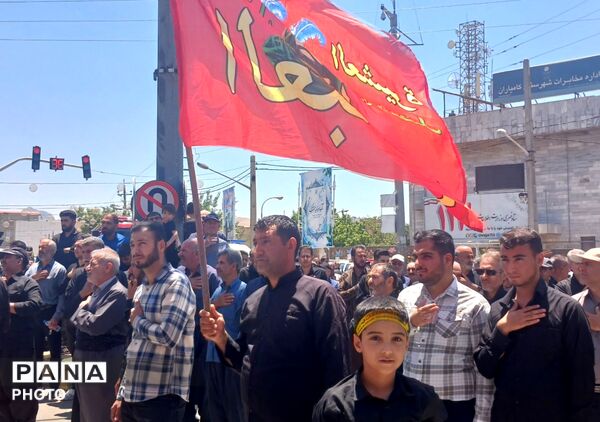  برافراشته شدن پرچم های «یالثارات‌الحسین» بر دوش عزاداران حسینی کامیاران