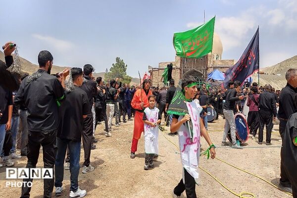 آیین باشکوه عزاداری امام حسین علیه السلام در روز عاشورای حسینی-۱