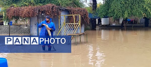 وقوع سیل به علت بارش شدید باران در فاریاب کرمان