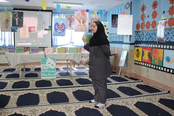 نمایشگاه بهداشت و سلامت‌روان در هنرستان شهدای گمنام