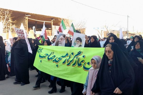 اجتماع سراسری مردم شهرستان بام و صفی آباد در محکومیت هتک حرمت به قرآن کریم در کشور