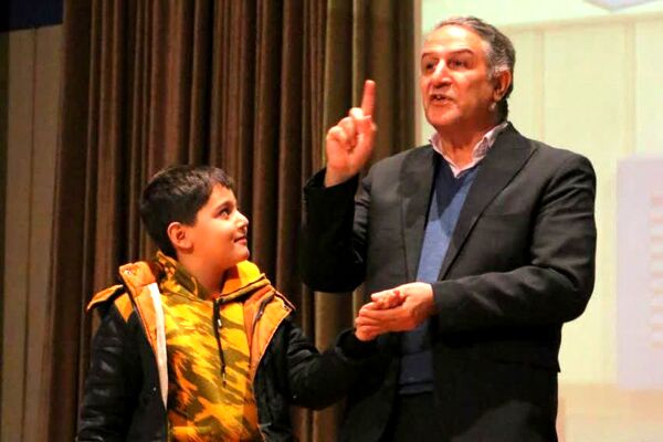 همایش راهکارهای اختلالات یادگیری دانش آموزان در نجف آباد 