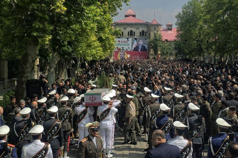مراسم تدفین پیکر دیپلمات شهید حسین امیر عبداللهیان در حرم شاه عبدالعظیم حسنی