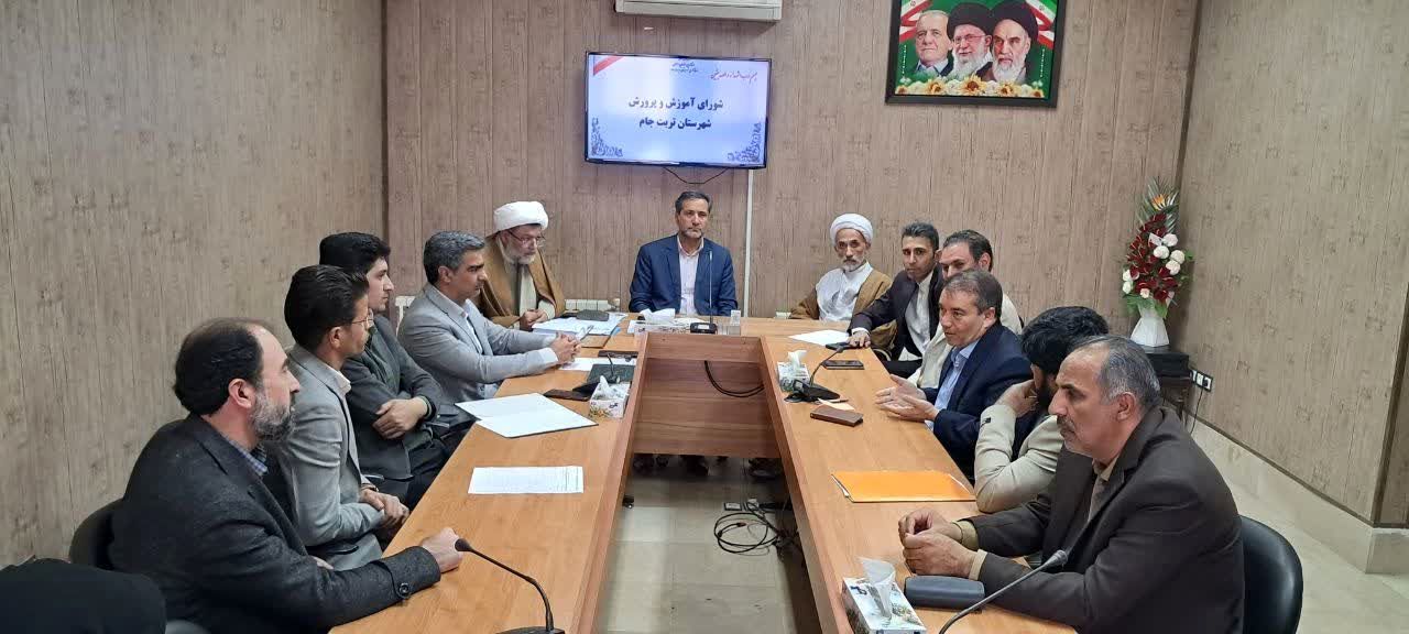 ادارات خدمات‌رسان حق قطع انشعابات مدارس ندارند