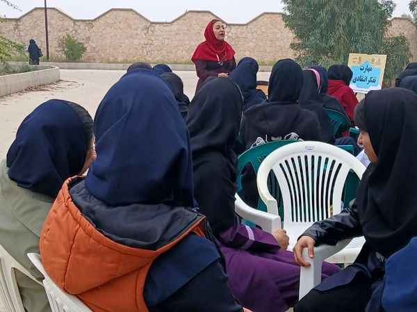 اردوی توانمندسازی دانش‌آموزان دختر  همیار مشاوران در بوشهر