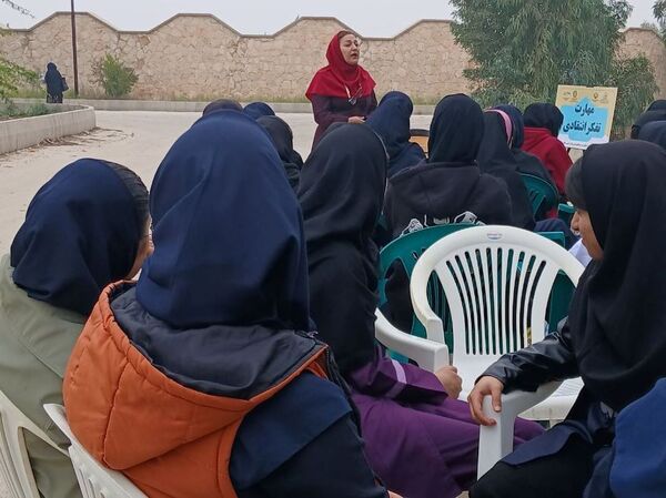 اردوی توانمندسازی دانش‌آموزان دختر  همیار مشاوران در بوشهر