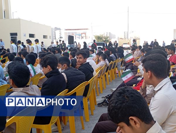 دهه فجر یادآور همبستگی و اتحاد مردم است