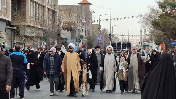 شکوه حضور نوجوانان در راهپیمایی 22 بهمن مردم قم