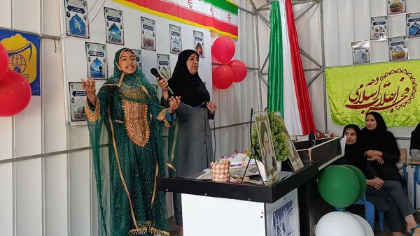 جشن۲۲بهمن در دبیرستان شاهد شهید مصلحی
