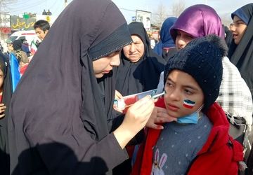 راهپیمایی سراسری ۲۲ بهمن با حضور گسترده مردم در سراسر کشور برگزار شد