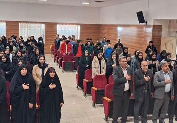 آسمان هنر خزل با درخشش دانش‌آموزان پربار شد