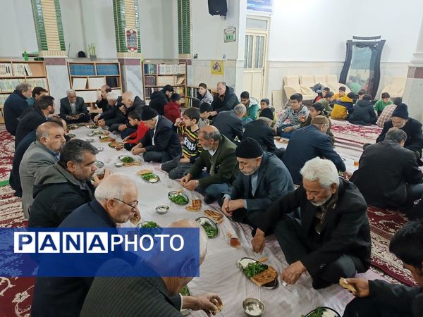 سفره های افطار ساده در کاشمر