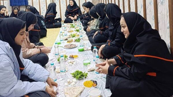 برگزاری محافل انس با قرآن و مراسم افطاری در مدارس شهرستان ملارد 