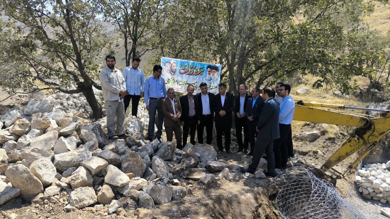 کلنگ زنی ۳ پروژه‌ آبخیزداری با اعتبار ۸۰ میلیارد ریال در شهرستان معمولان