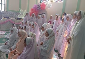 برگزاری جشن عبادت در نگین نیلوفری  زرقان 