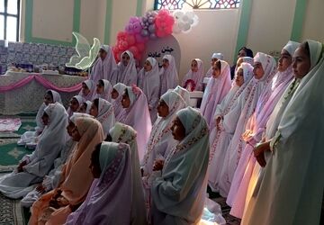 برگزاری جشن عبادت در نگین نیلوفری  زرقان 