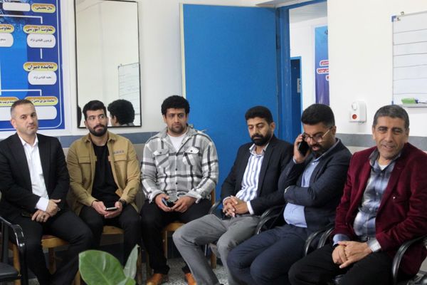بزرگداشت مقام معلمان در مدارس گلوگاه 