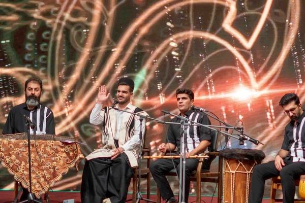 مفاخر لر در جشنواره بلوط؛ از ورزشکاران ملی تا هنرمندان/نغمه‌های لری در دل پایتخت پیچید