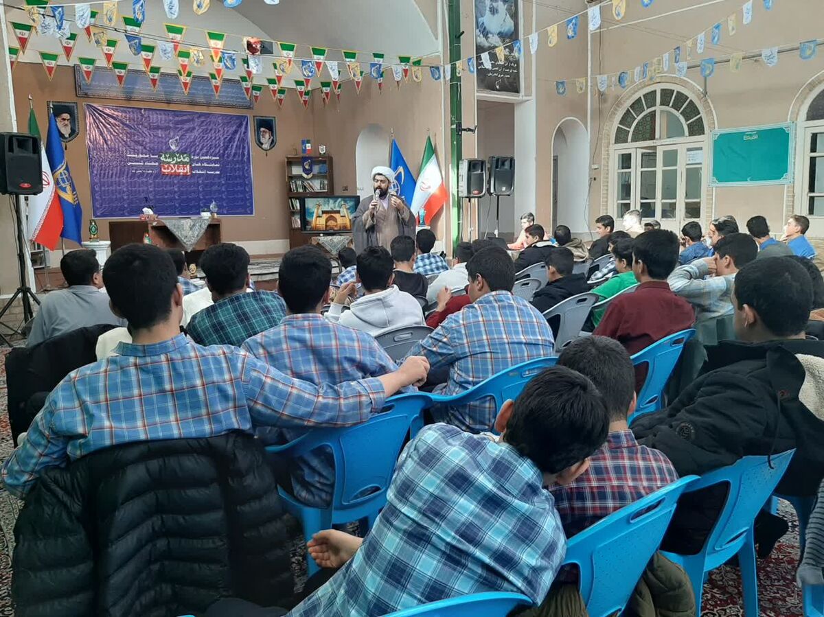 هدف از برگزاری «کاردو» یادآوری فواید انقلاب اسلامی است