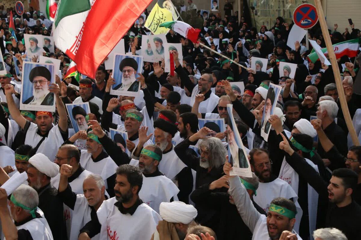 راهپیمایی «عهد خون» مردم قم در بیعت دوباره با رهبر انقلاب