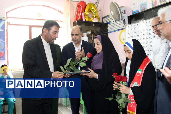 زنگ سپاس معلم در بوشهر