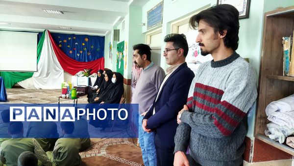 نواخته شدن زنگ هفته‌ کتاب و کتابخوانی در دبستان ابوعلی‌سینا شهرستان فیروزکوه 