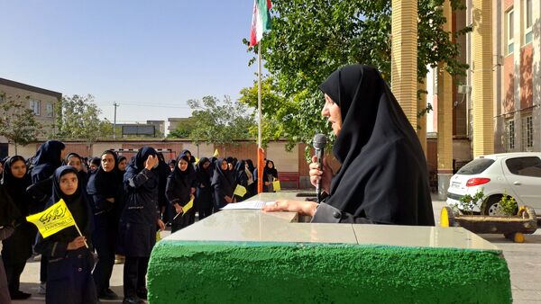 مراسم بزرگداشت شهید سید حسن نصرالله در دبیرستان هوشیار ناحیه یک مشهد