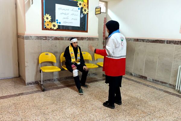  مانور زلزله در مدرسه فرزانگان ورامین