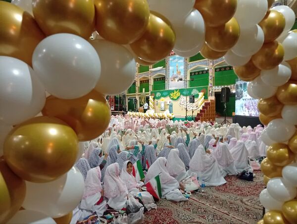 آیین زیبای جشن تکلیف دختران یزدی در حسینیه محمود آباد