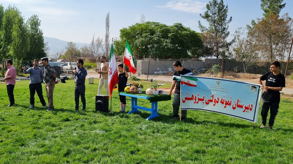 برگزاری آیین فعالیت‌های ورزشی درون مدرسه‌ای دبیرستان نمونه دولتی پژوهش آشخانه 