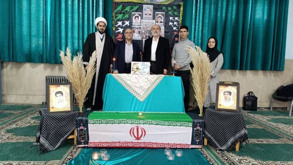 طرح‌ملی‌لاله‌های‌روشن و یادواره شهدای دانش آموز در مدرسه هیات امنایی فرهنگ و  مدرسه شهید رجایی شهرستان قدس