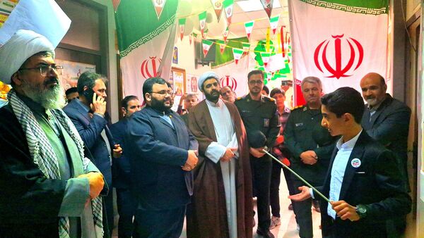 نمایشگاه «مدرسه انقلاب» دبیرستان میثاق