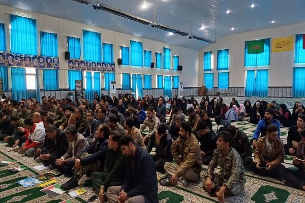 حضور پرشور دانش‌آموزان و فرهنگیان بخش دیشموک در گرامیداشت یوم‌الله 9 دی